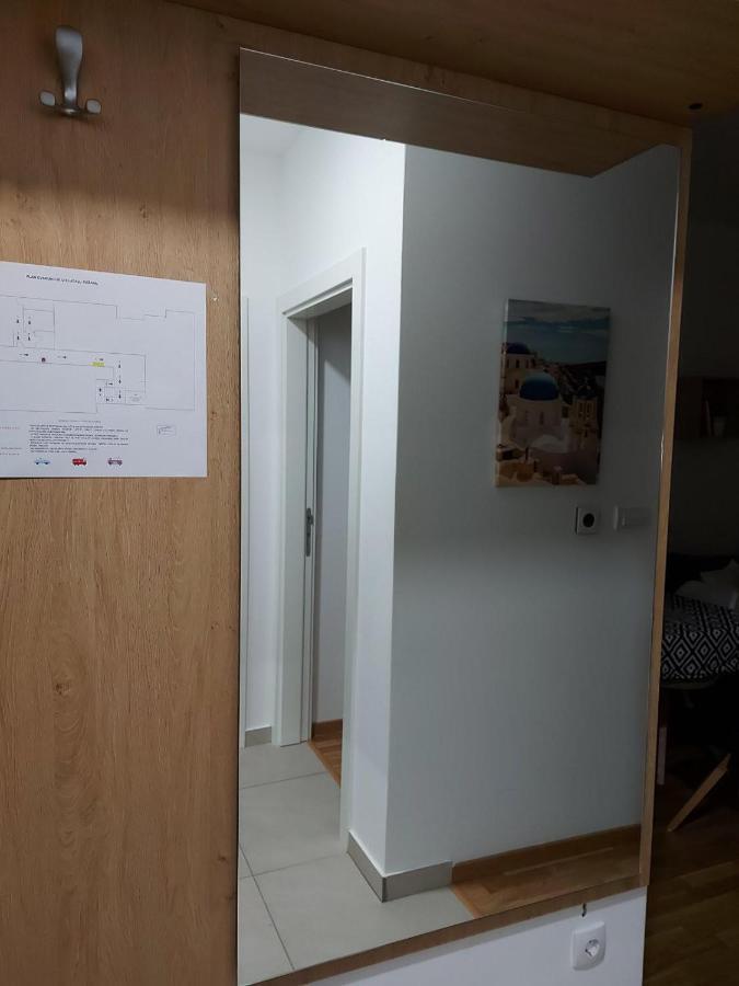 Center Firefly Gardens Apartment Novi Sad Bagian luar foto