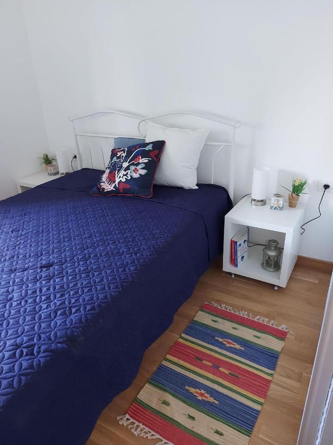 Center Firefly Gardens Apartment Novi Sad Bagian luar foto