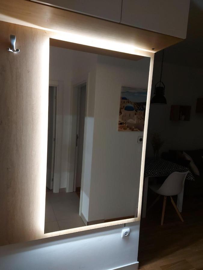 Center Firefly Gardens Apartment Novi Sad Bagian luar foto